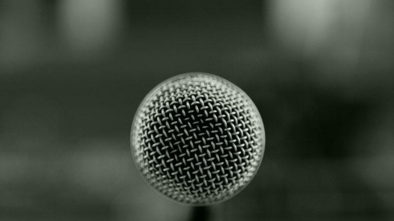亚洲博彩公司解读：极速赛车胜负分析平台的实战策略与风险管控